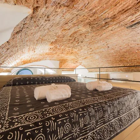 Casaviva - Historic Loft By The Sea In * Камольи