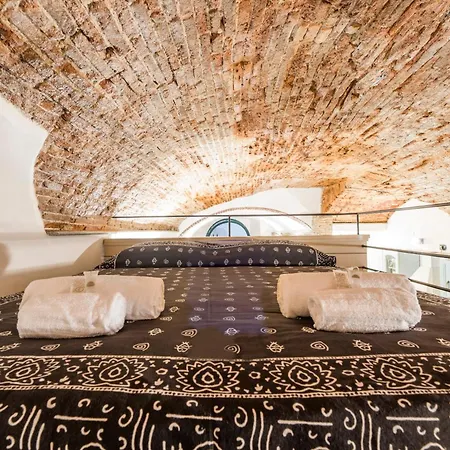 Апартаменты Casaviva - Historic Loft By The Sea In Камольи