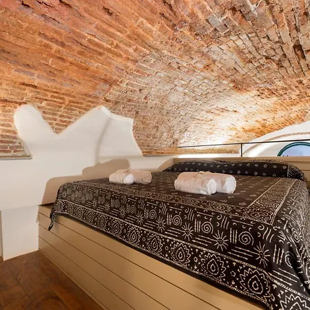 Casaviva - Historic Loft By The Sea In Апартаменты Камольи